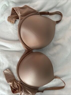Victoria's Secret very sexy lightly lined plunge bra